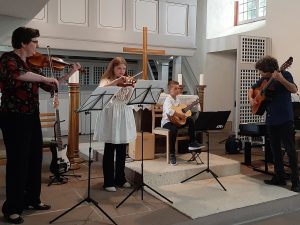 "Gemeinsam von Anfang an!": Schülerkonzert in der ev. Kirche in Kirchberg