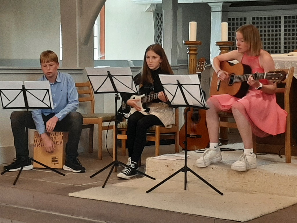 "Gemeinsam von Anfang an!": Schülerkonzert in der ev. Kirche in Kirchberg